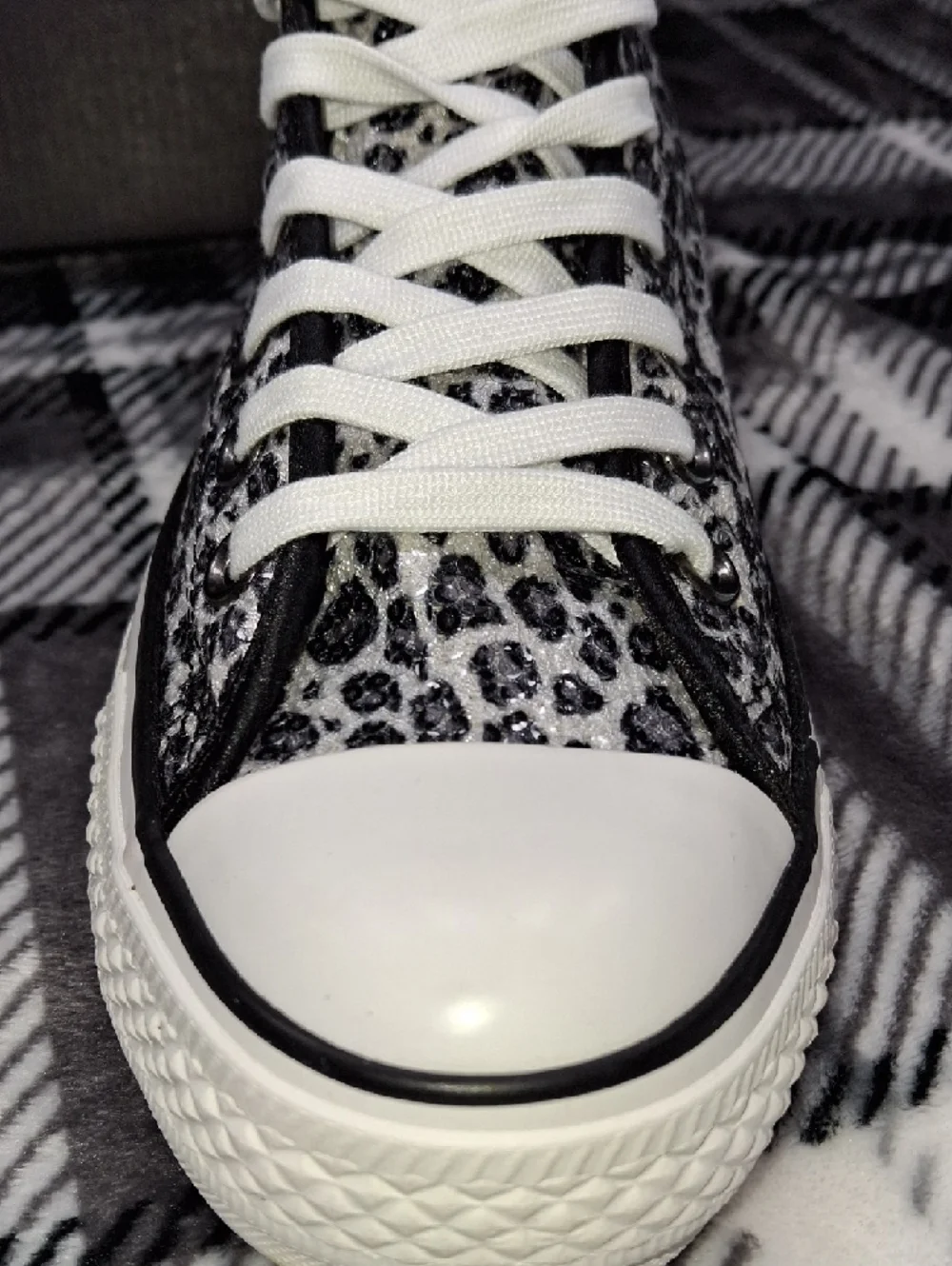 Vintage Converse High Top Squin Sneakers Snow Leopard Print,and Matching Tumbler - Picture 6 of 17